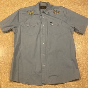 Great shirt. Wore 1 time. Size large